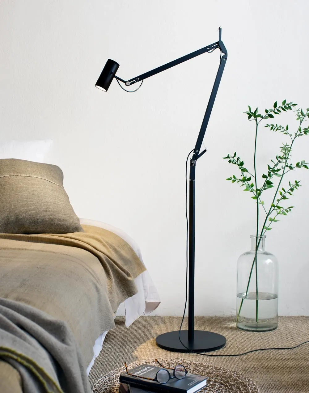 Polo floor light
