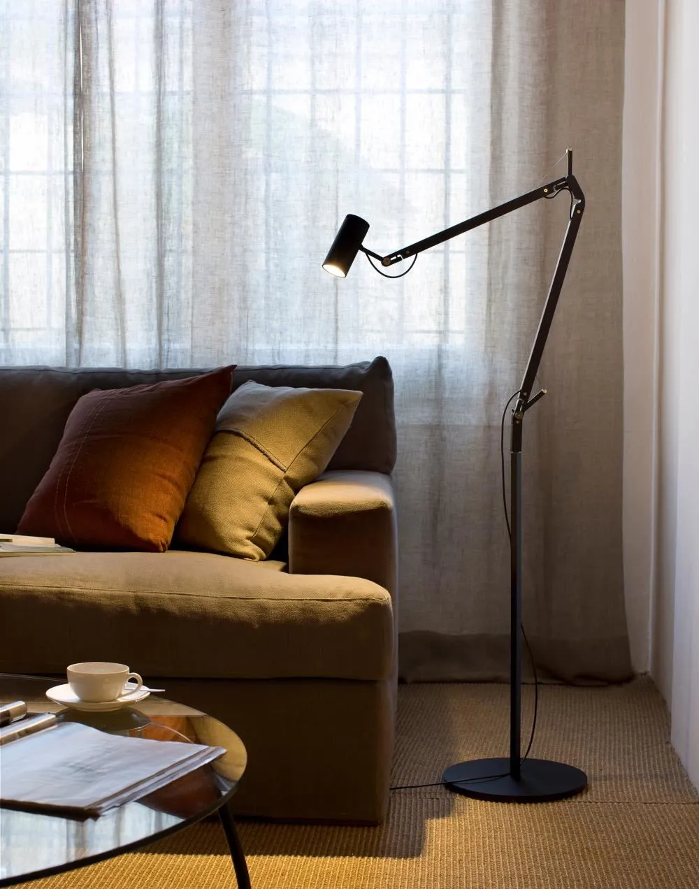 Polo floor light